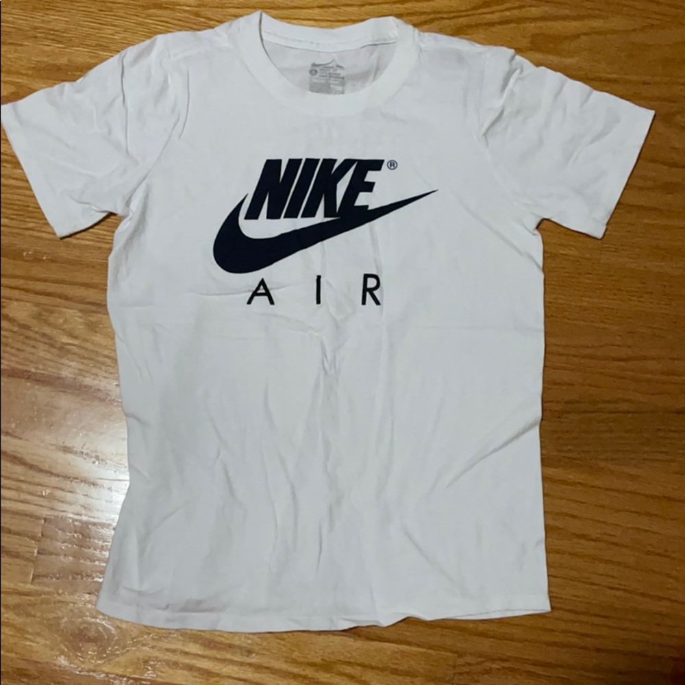 nike t shirt